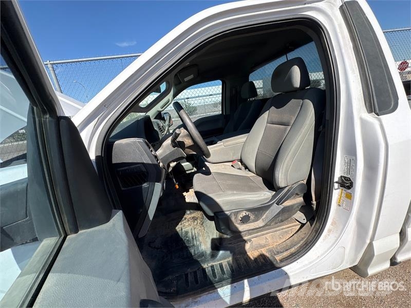 Ford F-150 XL 4x2 Pickup Autre fourgon / utilitaire