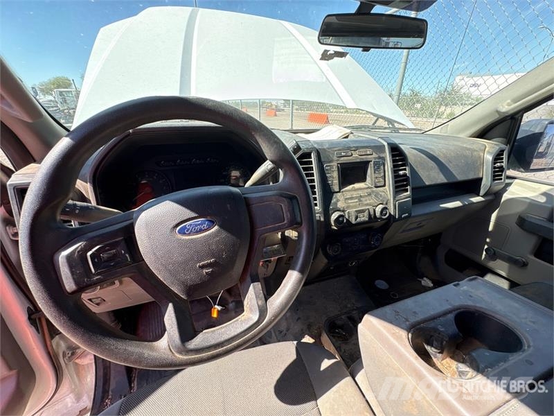 Ford F-150 XL 4x2 Pickup Autre fourgon / utilitaire