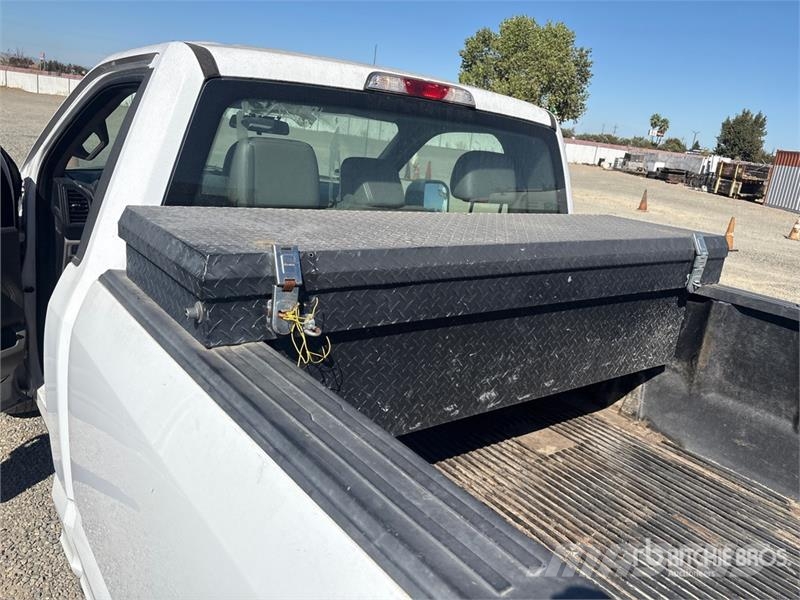Ford F-150 XL 4x2 Pickup その他