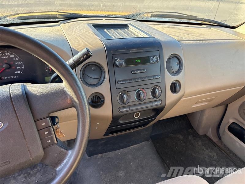 Ford F-150 XL 4x2 Pickup Прочие фургоны