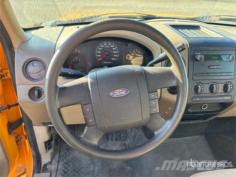 Ford F-150 XL 4x2 Pickup Прочие фургоны