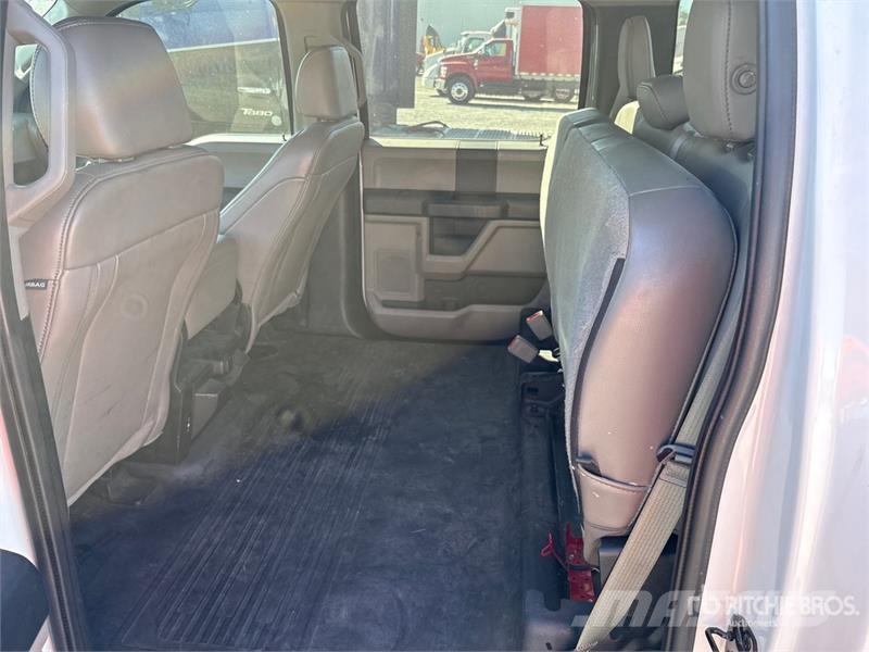 Ford F-150 XL 4x4 Crew Cab Pickup Drugi