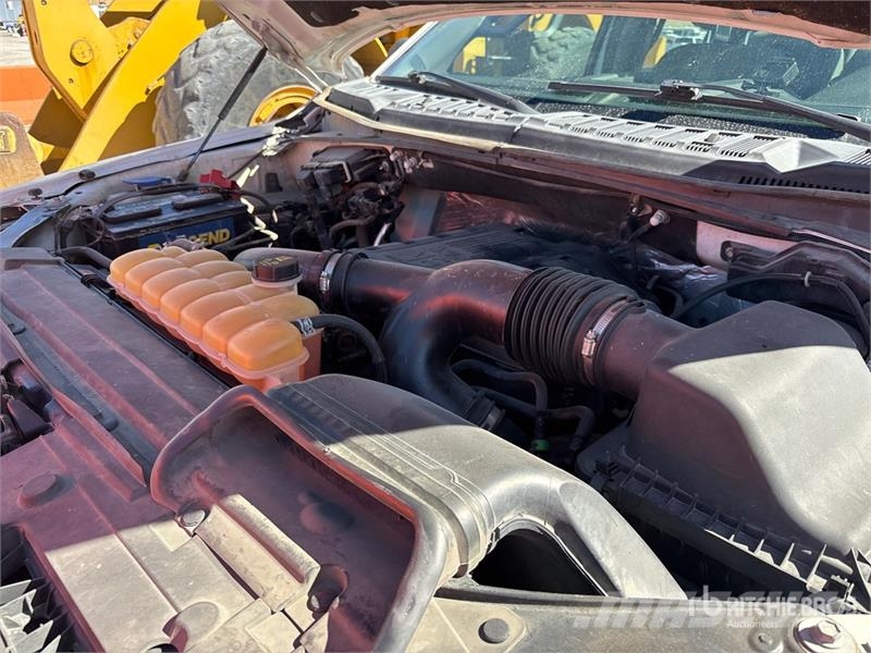 Ford F-150 XL 4x4 Crew Cab Pickup その他