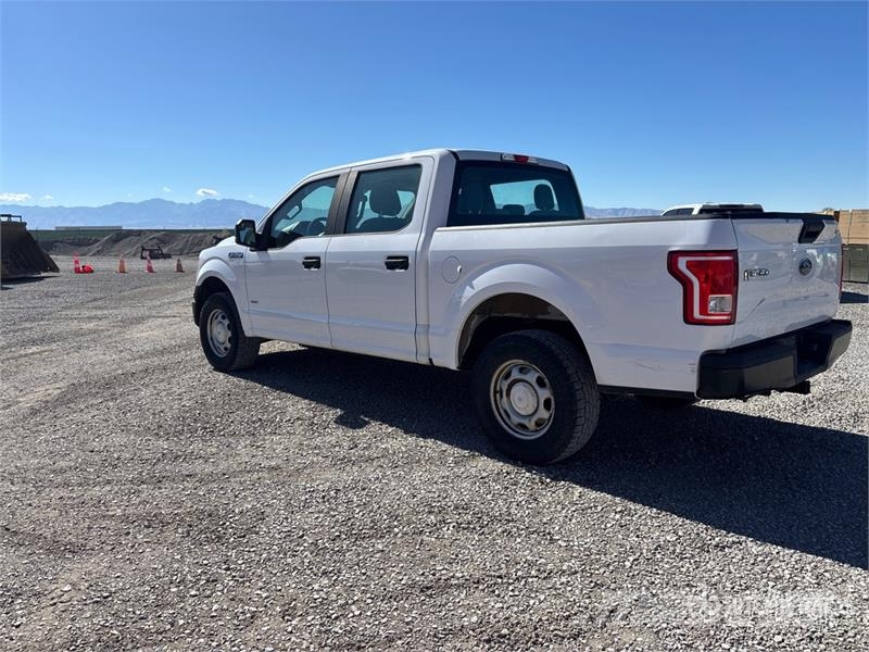 Ford F-150 XL 4x4 Crew Cab Pickup その他