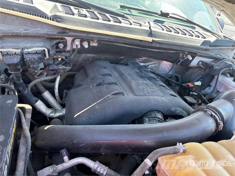 Ford F-150 XL 4x4 Crew Cab Pickup その他