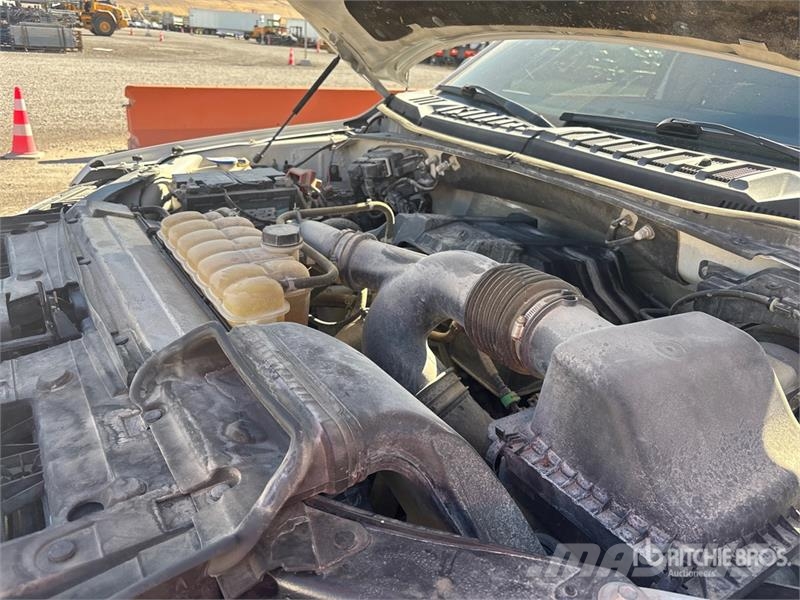Ford F-150 XL 4x4 Crew Cab Pickup 其他