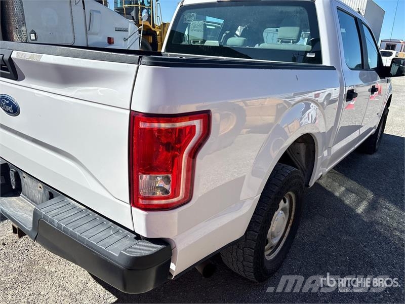 Ford F-150 XL 4x4 Crew Cab Pickup その他