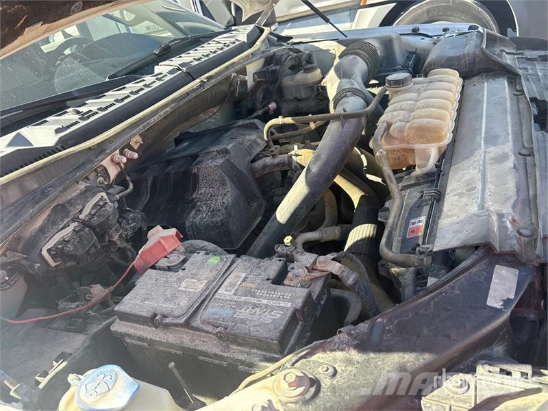 Ford F-150 XL 4x4 Crew Cab Pickup Muu