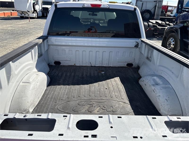 Ford F-150 XL 4x4 Crew Cab Pickup Muut autot