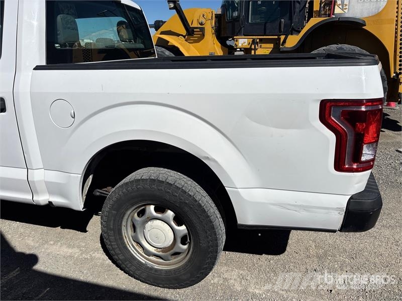 Ford F-150 XL 4x4 Crew Cab Pickup その他