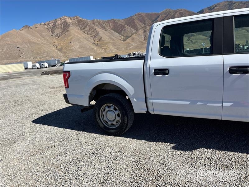 Ford F-150 XL 4x4 Crew Cab Pickup その他
