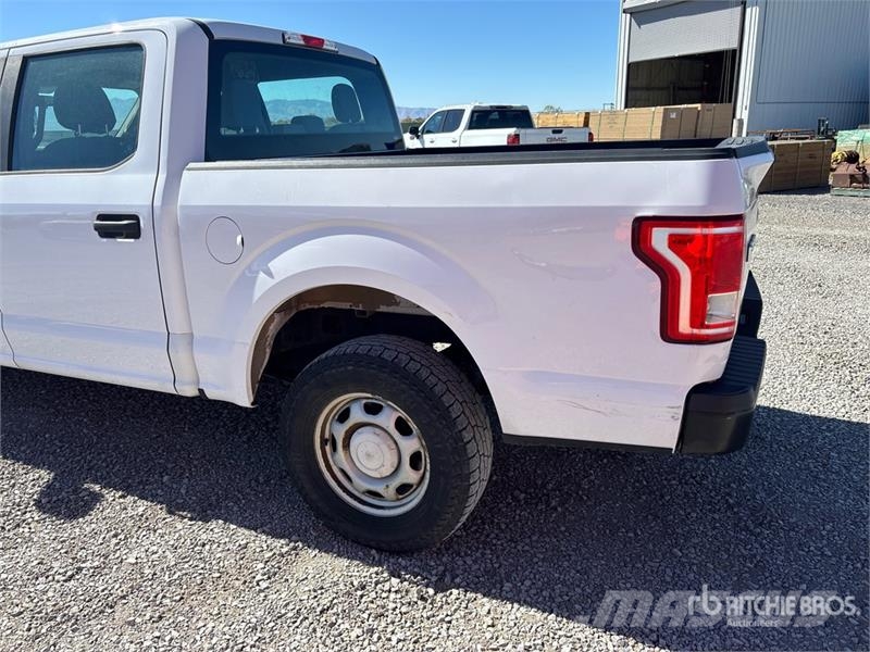Ford F-150 XL 4x4 Crew Cab Pickup その他
