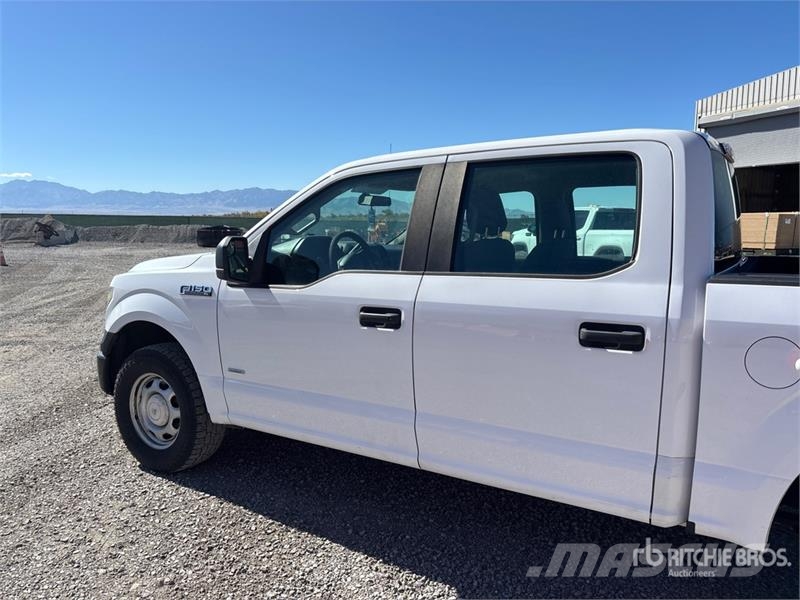 Ford F-150 XL 4x4 Crew Cab Pickup その他