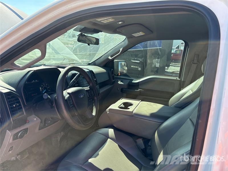 Ford F-150 XL 4x4 Crew Cab Pickup Drugi