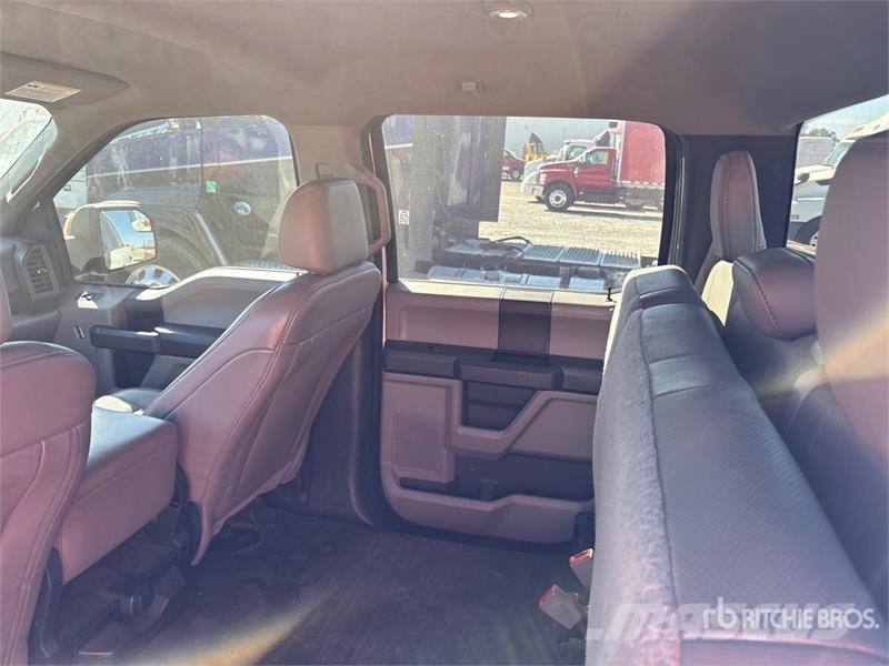 Ford F-150 XL 4x4 Crew Cab Pickup Drugi