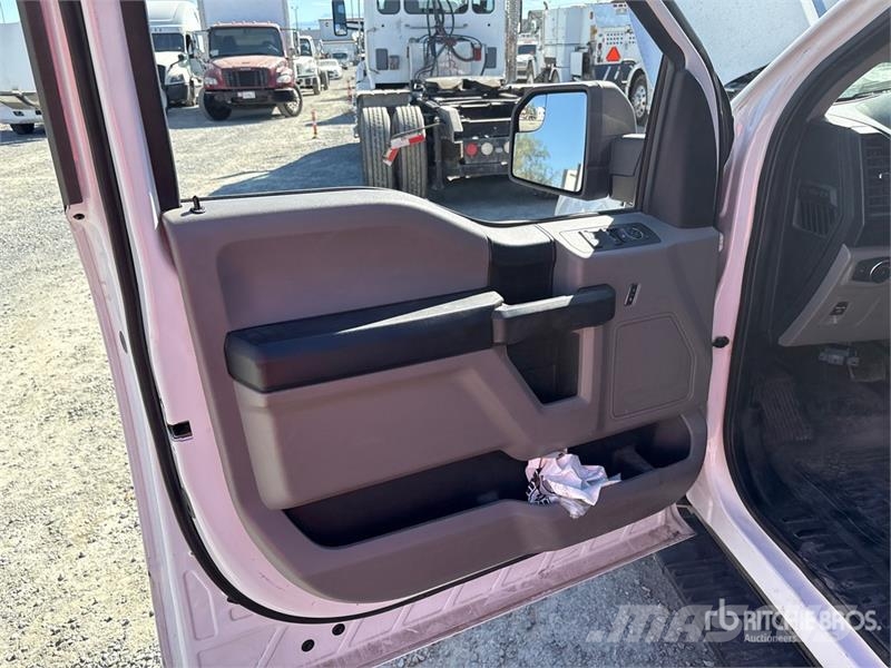 Ford F-150 XL 4x4 Crew Cab Pickup Drugi