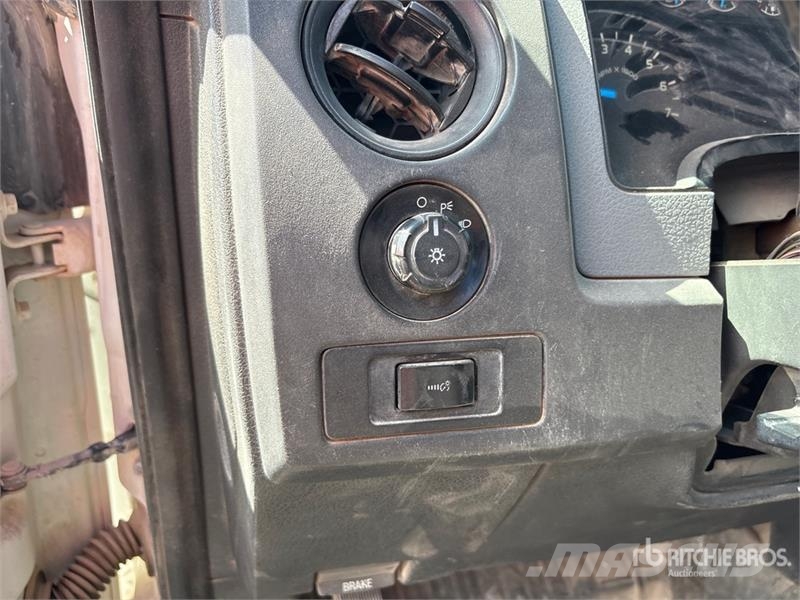 Ford F-150 XL 4x4 Crew Cab Pickup Muut autot
