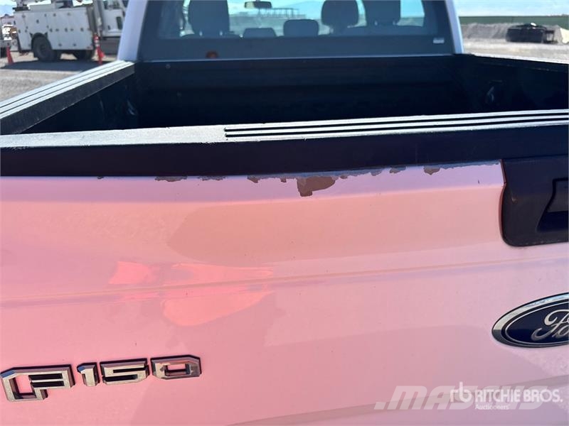 Ford F-150 XL 4x4 Crew Cab Pickup その他