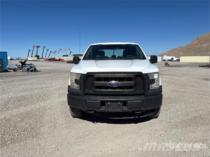 Ford F-150 XL 4x4 Crew Cab Pickup その他