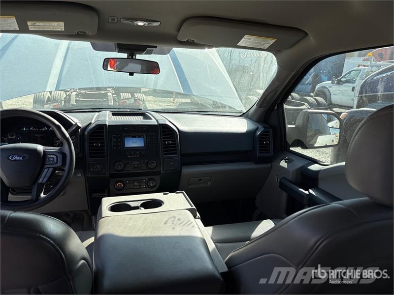 Ford F-150 XL 4x4 Crew Cab Pickup Drugi