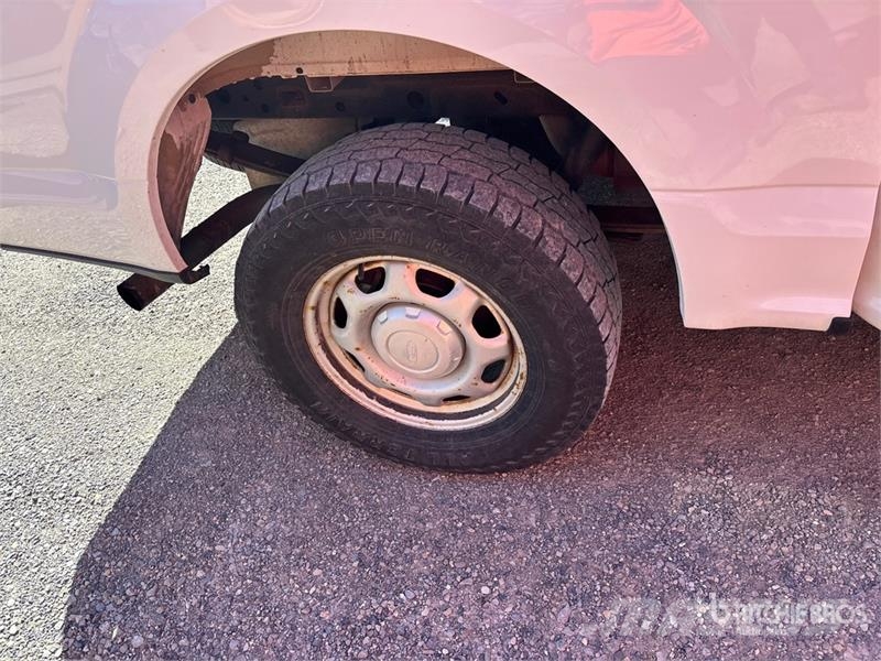 Ford F-150 XL 4x4 Crew Cab Pickup その他