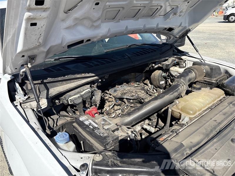 Ford F-150 XL 4x4 Crew Cab Pickup Drugi