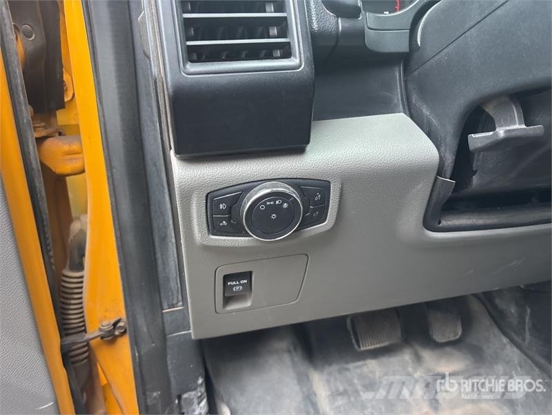 Ford F-150 XL 4x4 Crew Cab Pickup Прочие фургоны