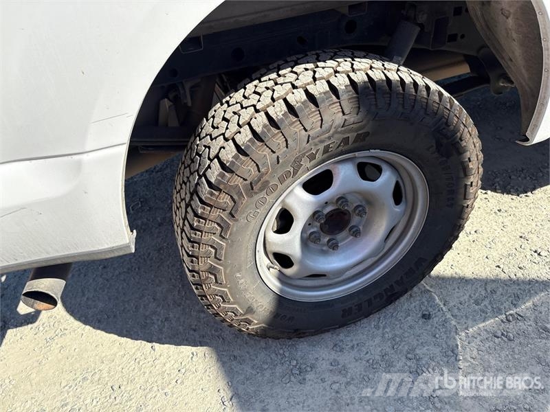 Ford F-150 XL 4x4 Crew Cab Pickup Drugi