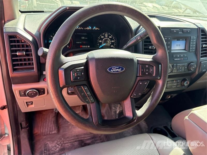 Ford F-150 XL 4x4 Crew Cab Pickup Drugi