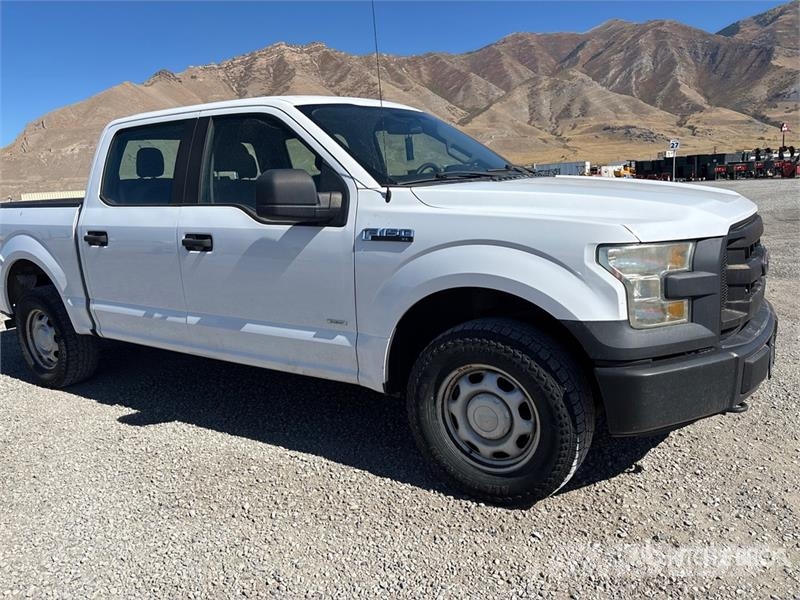 Ford F-150 XL 4x4 Crew Cab Pickup その他