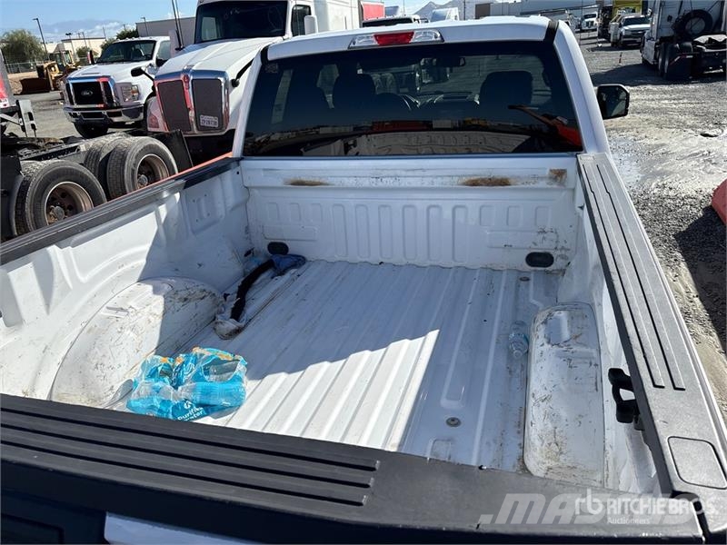 Ford F-150 XL 4x4 Extended Cab Pickup Andere Transporter