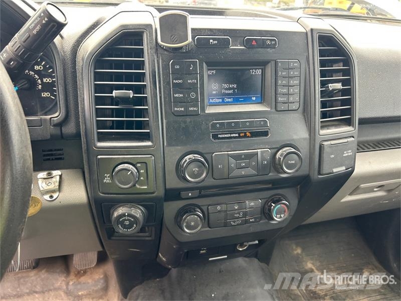 Ford F-150 XL 4x4 Extended Cab Pickup Drugi