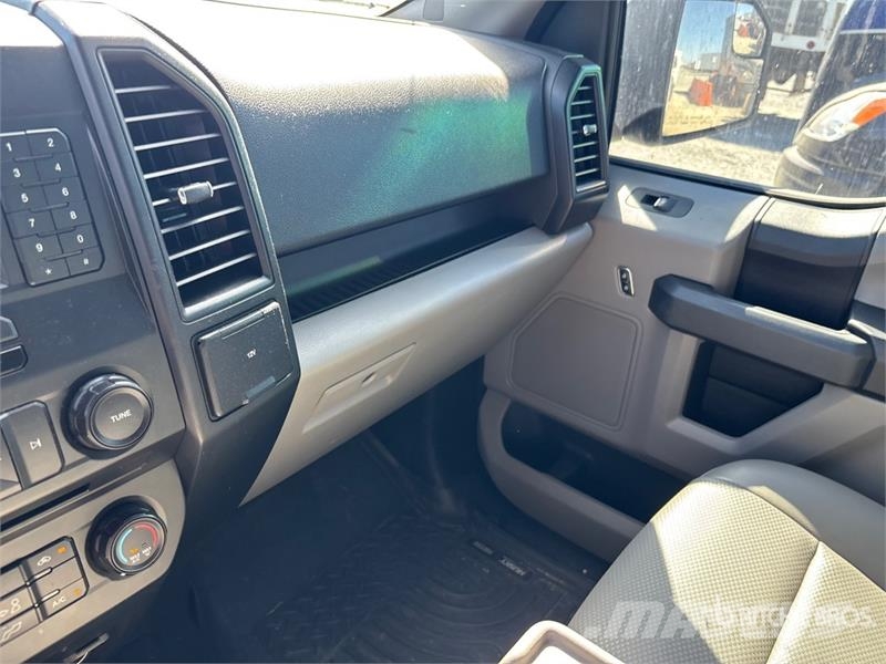 Ford F-150 XL 4x4 Extended Cab Pickup Drugi