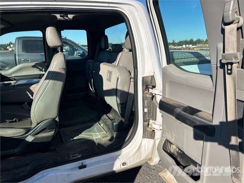 Ford F-150 XL 4x4 Extended Cab Pickup Drugi