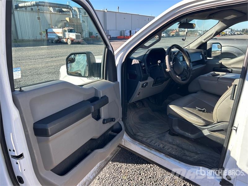 Ford F-150 XL 4x4 Extended Cab Pickup Drugi