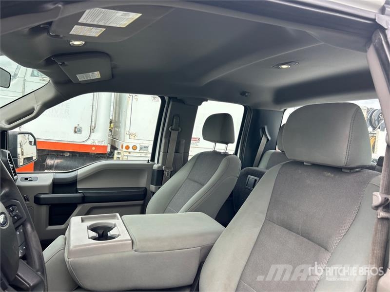 Ford F-150 XL 4x4 Extended Cab Pickup その他