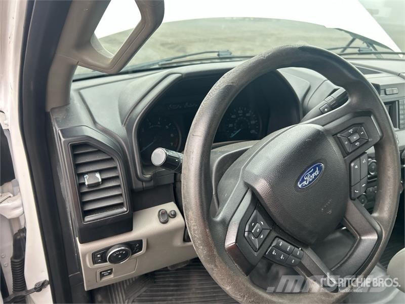 Ford F-150 XL 4x4 Extended Cab Pickup Andere Transporter