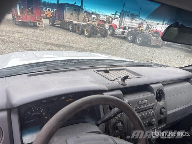 Ford F-150 XL 4x4 Extended Cab Pickup その他