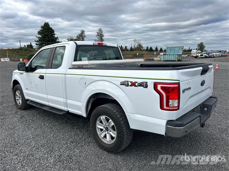Ford F-150 XL 4x4 Extended Cab Pickup その他