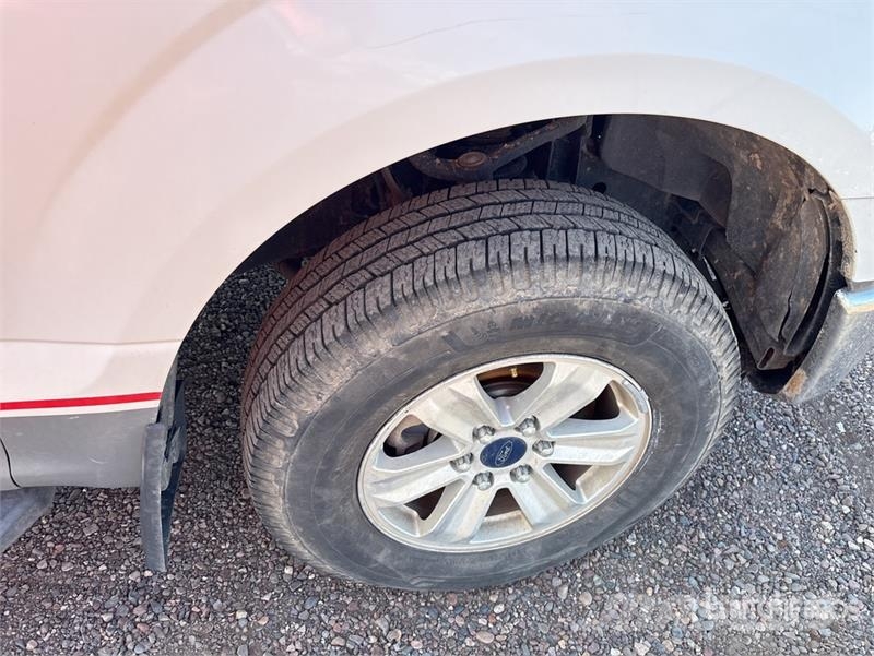 Ford F-150 XL 4x4 Extended Cab Pickup Ostalo