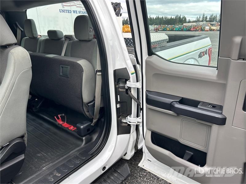 Ford F-150 XL 4x4 Extended Cab Pickup その他