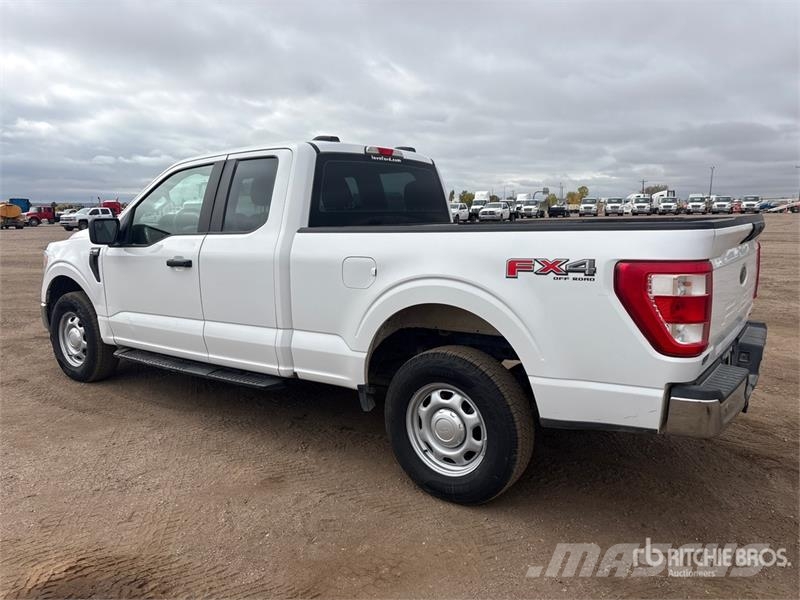 Ford F-150 XL 4x4 Extended Cab Pickup Andre varebiler