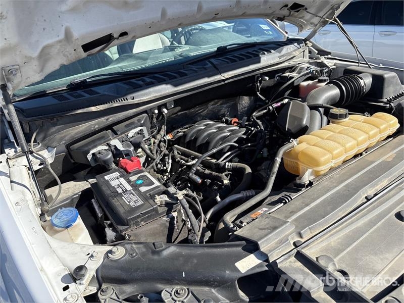 Ford F-150 XL 4x4 Extended Cab Pickup Drugi
