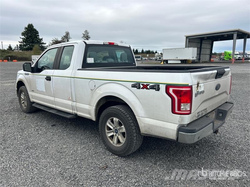 Ford F-150 XL 4x4 Extended Cab Pickup Drugi