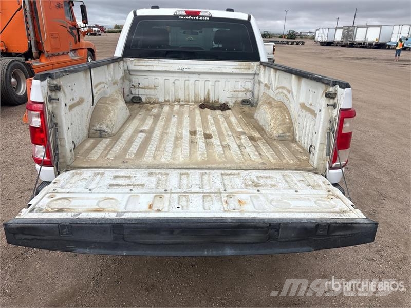 Ford F-150 XL 4x4 Extended Cab Pickup Andre varebiler