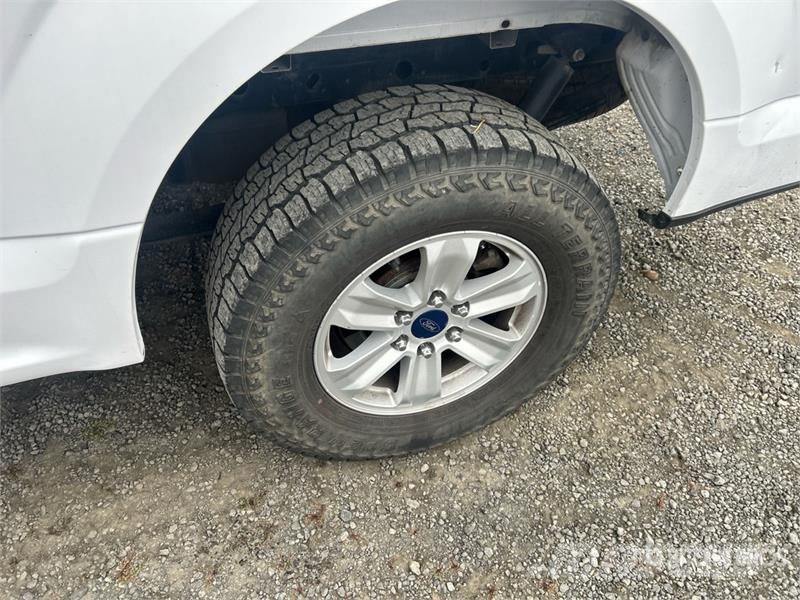 Ford F-150 XL 4x4 Extended Cab Pickup Andere Transporter