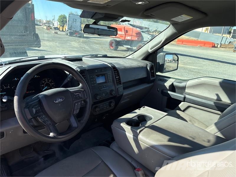 Ford F-150 XL 4x4 Extended Cab Pickup Drugi