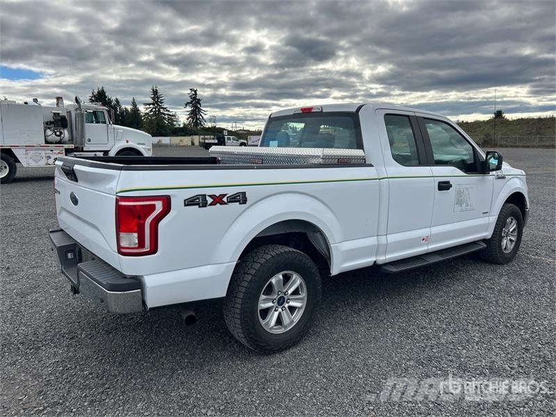 Ford F-150 XL 4x4 Extended Cab Pickup その他