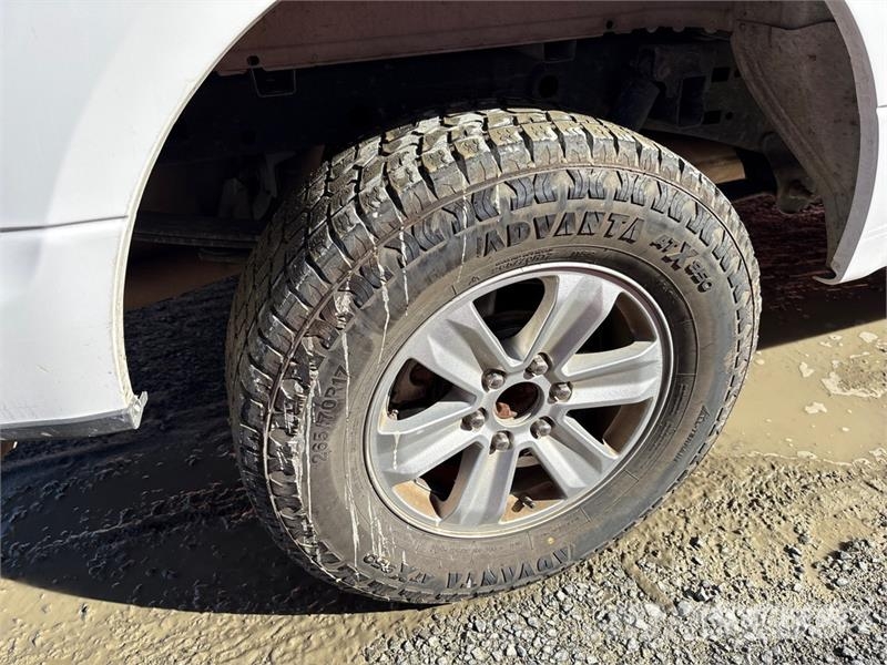 Ford F-150 XL 4x4 Extended Cab Pickup Andere Transporter