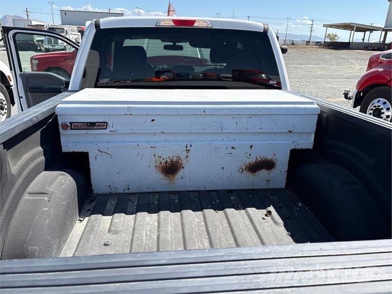 Ford F-150 XL 4x4 Extended Cab Pickup 其他
